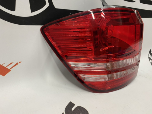 Ліхтар зовнішній (в крило) лівий світлий галоген Dodge Journey 2011-(05116291AH), аналог