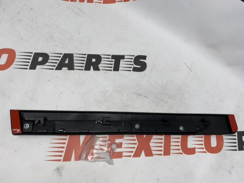 Накладка на задние двери с хромом правая Nissan X-Trail(Rogue) 2014-2020 (82876-6FL0A), аналог