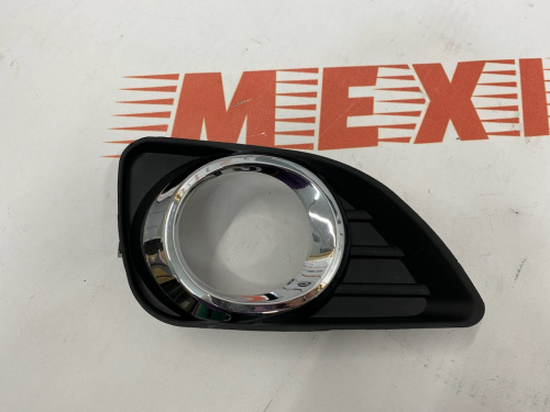 Рамка протитуманної фари права Toyota Camry 2009-2011 (52030-06050), аналог