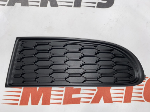 Заглушка противотуманной фары левая SE Dodge Journey 2011-2019 (68079853AB), аналог