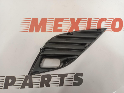 Рамка протитуманної фари ліва Toyota Camry 2018-2020 (81482-33110), аналог