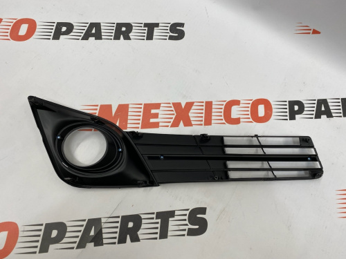 Рамка протитуманної фари ліва SE Toyota Camry 2012-2014 (5212706290  ), аналог