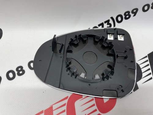 Стекло зеркала заднего вида правое Volkswagen Touareg 2011-2014 (7P6857522B), аналог