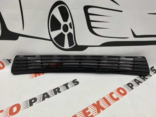 Решітка переднього бампера LE Toyota Camry 2012-2014 (5311206200), аналог