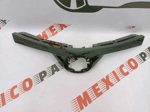 Решітка радіатора Toyota RAV4 2016-2018 (53101-0R130), аналог