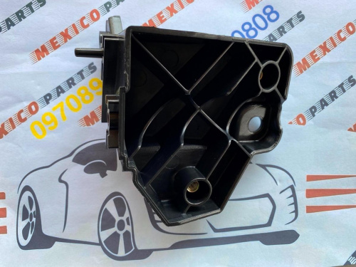 Кріплення переднього бампера/фара праве Tesla Model S 2012-2020 (106133200b), аналог