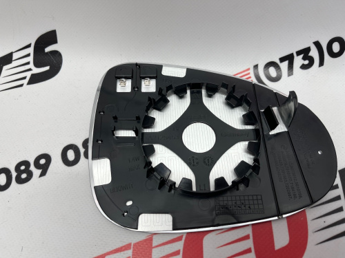Стекло зеркала заднего вида левое Volkswagen Touareg 2011-2014 (7P6857521B), аналог