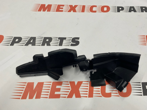 Дефлектор радиатора правый 1.6 Ford Focus 2012-2019 (F1EB8338AB), аналог