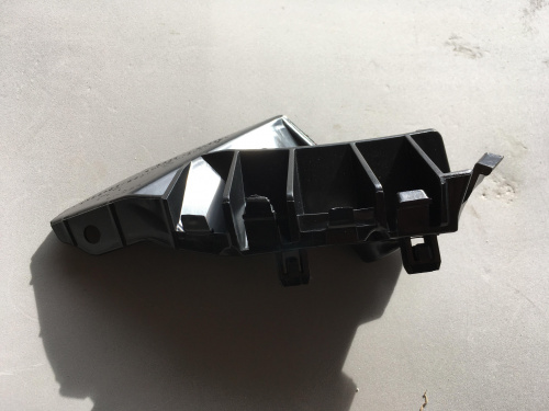 Крепление переднего бампера левое Tesla Model S 2012-2020 (109549600a)