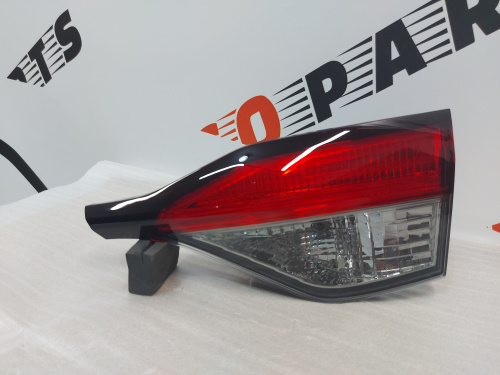 Фонарь внутренний правый компл. SE Toyota Corolla 2020-2023 (81551-12280), аналог