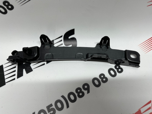Кріплення переднього бампера праве 2 Toyota Highlander 2014-2019 (525350e030), аналог