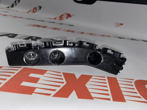 Кріплення переднього бампера ліве Jeep Compass 2011-2016 (5182597AB), аналог
