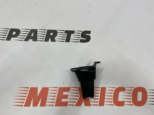 Крепление решетки радиатора правое Mazda 6 2020- (GSH750152 ), аналог