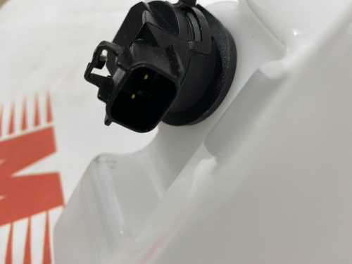 Бачок омивача з моторчиком Toyota Camry 2012-2014  (85315-06220), аналог
