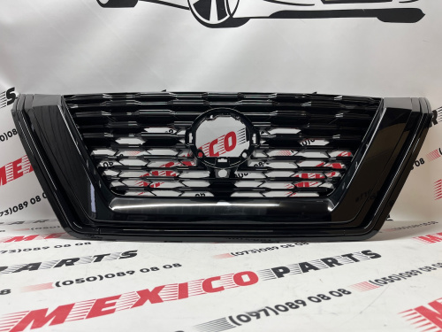 Решетка радиатора под круглый дистрон и камеру черная Nissan X-Trail(Rogue) 2021-2023  (623106RA0A), аналог