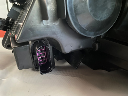 Фара правая с лед полоской USA Volkswagen Jetta 2012-2015 (5C7941006J), аналог