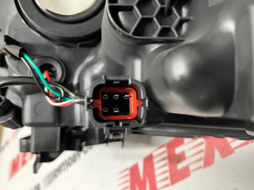 Фара правая с желтым катафотом Nissan Qashqai 2019-2021 (26010-6MR0A), аналог