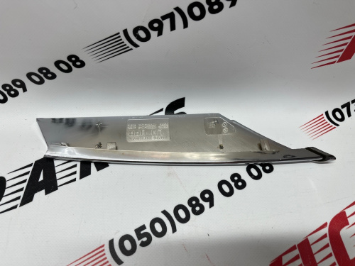 Накладка жалюзі верхня ліва хром Tesla Model S 2012-2020(1056378-00-C), аналог