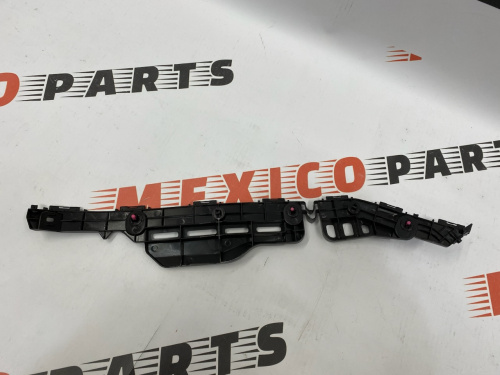 Кріплення заднього бампера ліве Toyota Highlander 2014-2019 (52156-0E070 ), аналог