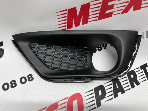 Рамка противотуманной фары левая Jeep Compass 2017-(5UP97RXFAB), аналог