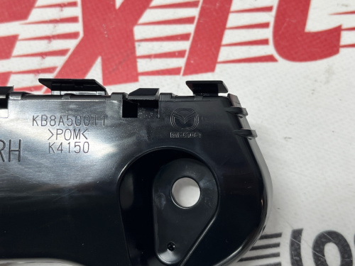 Крепление переднего бампера правое оригинал Mazda CX5 2017-2020 (KB8A-50-0T1A)