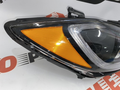 Фара права  LED Hyundai Elantra 2016-2018 (92102-F3010), аналог