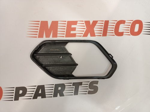 Рамка противотуманной фары матовая правая Ford Escape(Kuga) 2017- 2019 (GJ5Z-17K946-AA), аналог