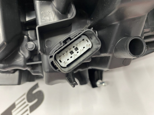 Фара права з led полоскою Ford Fusion 2017-2020 (HS7Z-13008-G), аналог