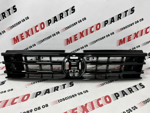 Решётка радиатора чёрная Volkswagen Tiguan 2017-2020 (5NA853651ZLL), аналог