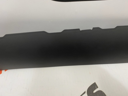 Накладка порога права Tesla Model 3 2017-2023 (108982900D), аналог