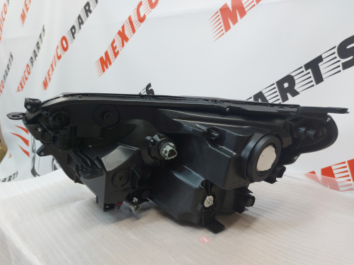 Фара права  Toyota RAV4 2016-2018 (81110-0R080), аналог