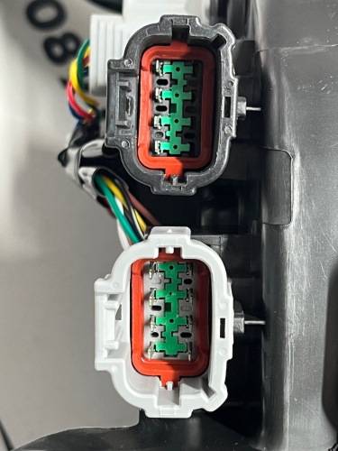 Фара права 3 LED Mitsubishi Outlander 2023- (8301-D812), аналог