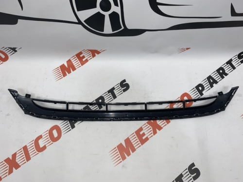 Решетка переднего бампера AUDI Q7 2010-2015 (4L0807683C01C), аналог