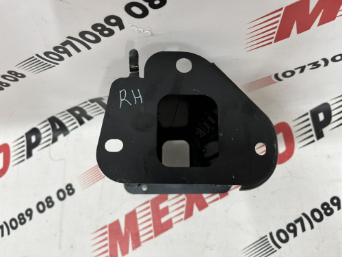 Пятак (кронштейн) правый заднего усилителя (вид 2) Nissan X-Trail(Rogue) 2014-2020 (H5210-4CCMA), аналог