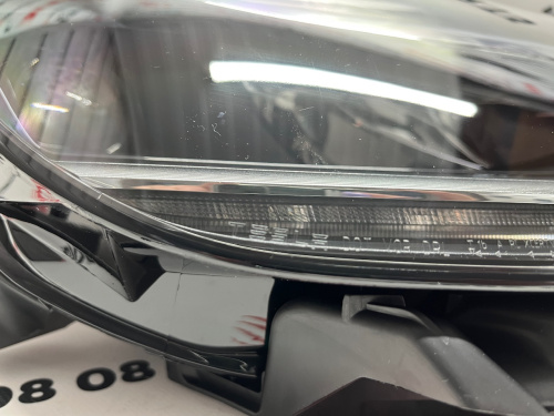Фара права оригінал Tesla Model 3 (1077372-10-I)