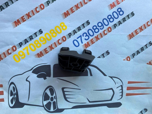 Кріплення переднього крила ліве маленьке Tesla Model Y 2020-2024 (149377300b), аналог