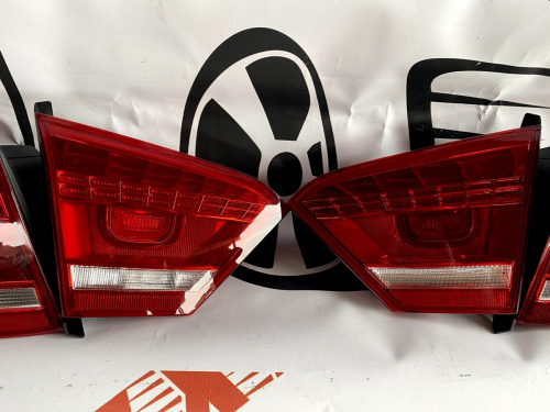 Фонари задние комплект  Volkswagen Passat B7 2012-2015 (561-945-095-HK), аналог