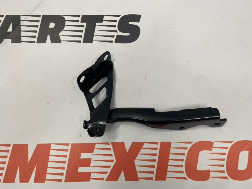 Петля - завіса панелі капота ліва Mazda 3 2013-2018 (B45A52420A), аналог