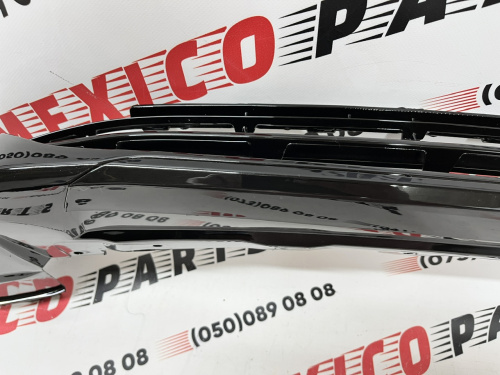 Губа – решетка переднего бампера с черной вставкой Nissan Sentra 2024+, аналог
