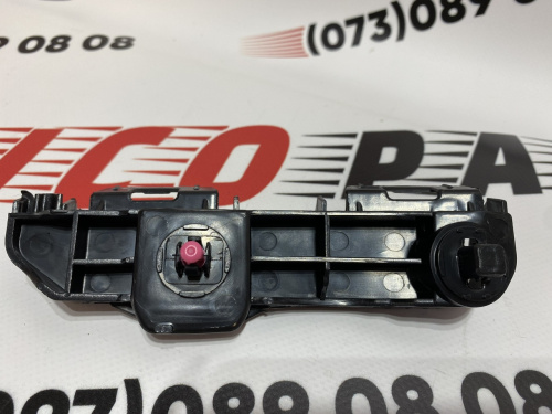 Кріплення заднього бампера ліве верхнє Toyota RAV-4 2016-2018 (52562-0R050), аналог