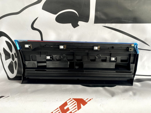 Накладка на двери задняя левая  R-Line Volkswagen Touareg  2015-2018 (7P6854949JGRU), аналог