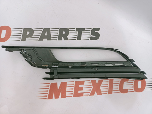 Рамка противотуманной фары правая Volkswagen Passat CC 2013-2018 (3C8854662041), аналог