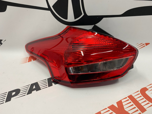 Фонарь задний наружный левый Hatchback Ford Focus 2012- 2018 (F1EZ-13405-AG), аналог