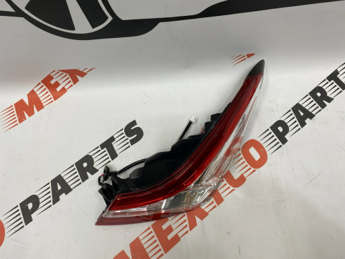 Ліхтар зовнішній ( в крило) правий LED Toyota Camry 2018-2020 (81550-06730), аналог