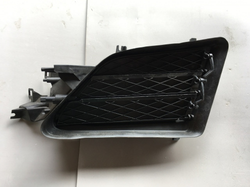 Жалюзі праві Tesla Model S 2016-2020 (105785100j), аналог