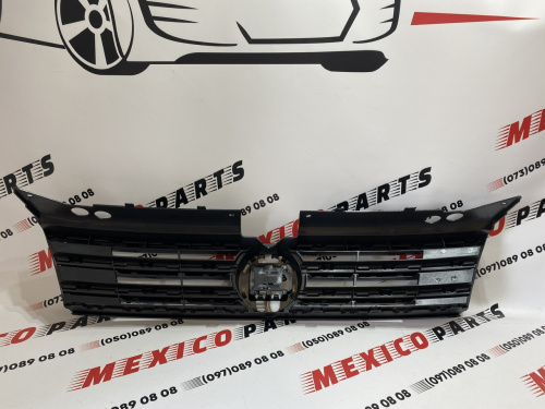 Решітка радіатора чорна з хромом Volkswagen Tiguan 2017-2020 (5NA853651ZLL), аналог