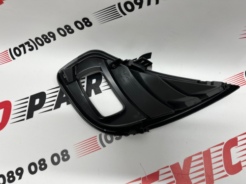 Рамка протитуманної фари права Toyota Highlander 2020- (520300E110), аналог