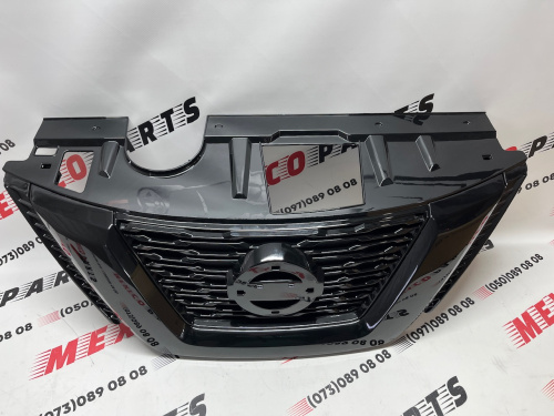 Решетка радиатора черная Nissan X-Trail(Rogue) 2017-2020 (623106FL0A), аналог