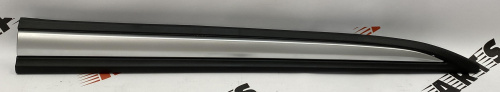 Накладка на передні праві двері Mitsubishi Outlander 2014-2019 (5727A484), аналог