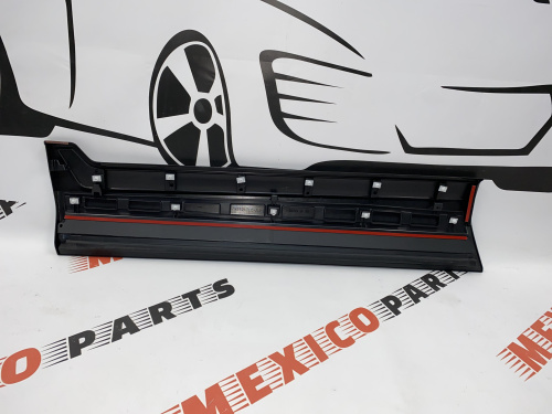 Накладка на передні праві двері  Honda CR-V 2017-2020 (75312-TLC-A01), аналог